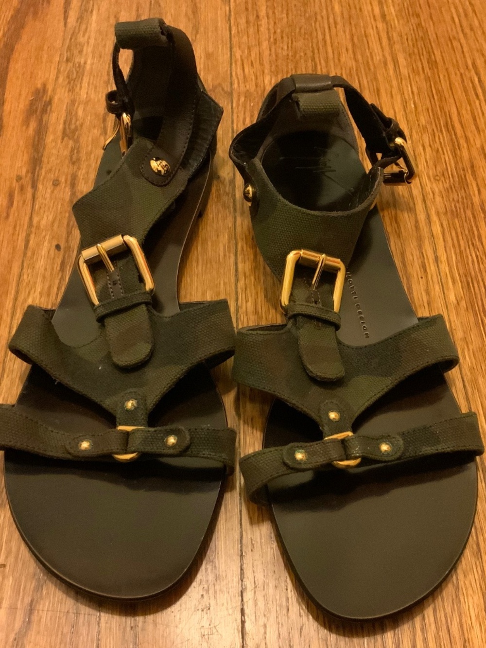 NWT Giuseppe Zanotti Camo Sandals Size 39 With Box